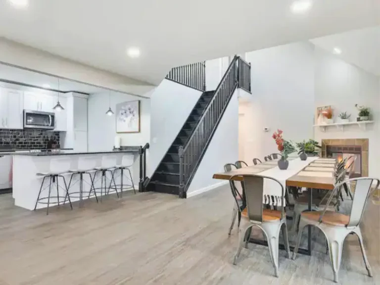 Open kitchen and dining area in a Long Pond, PA rental.