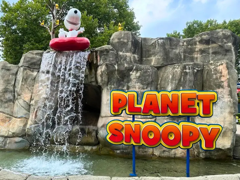 Entrance to Planet Snoopy at Dorney Park in PA
